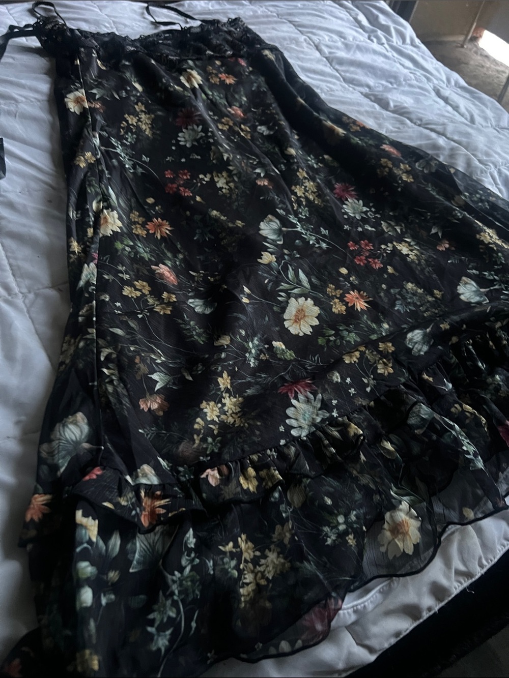 BLACK FLORAL LACE AND SHEER SLIP DRESS - Picture 2 of 4